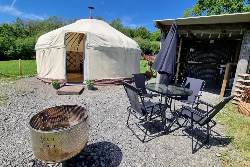 Hotel Bronfelen Yurt Cynghordy Exteriér fotografie